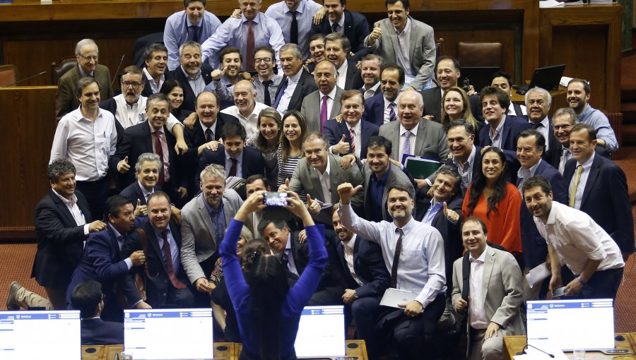 Cámara concluyó de madrugada el despacho del Presupuesto 2019 y pasó al Senado