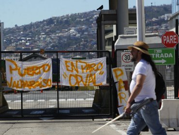 Paro de trabajadores eventuales complica puerto de Valparaíso