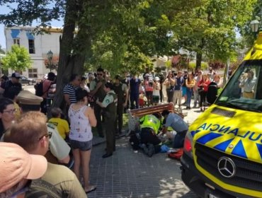 Ajuste de cuentas en plena Plaza de Armas de Quillota: Hombre recibió dos balazos en la nuca