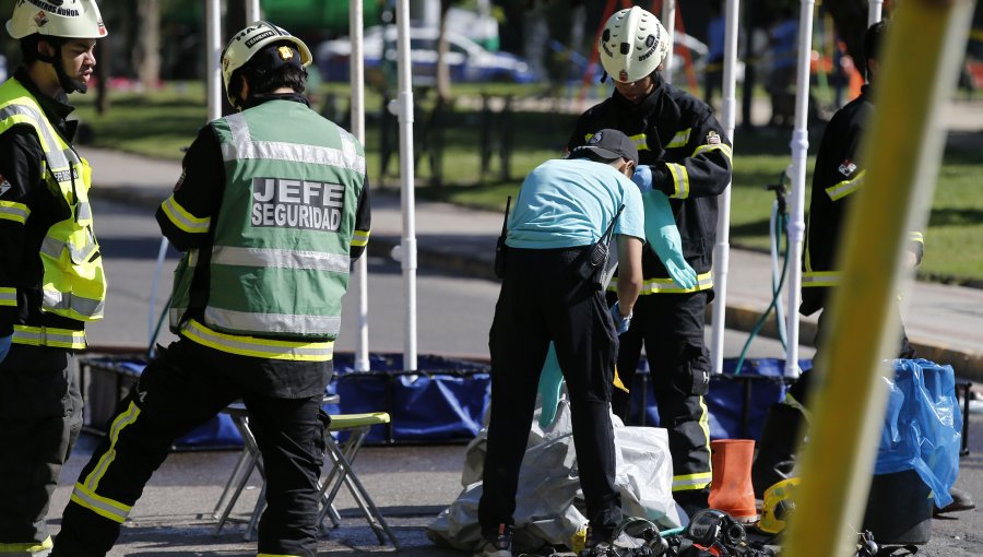 Emergencia química en Ñuñoa: Hombre ingirió "cianuro" en plena calle y falleció en el lugar