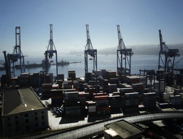 Puerto de Valparaíso bajo amenaza: Trabajadores, empresarios y gremialistas no pueden reanudar funciones