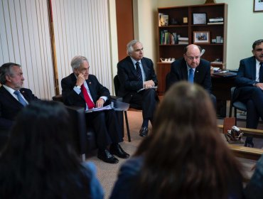 Visita a La Araucanía: Piñera se reúne con profesoras que fueron asaltadas