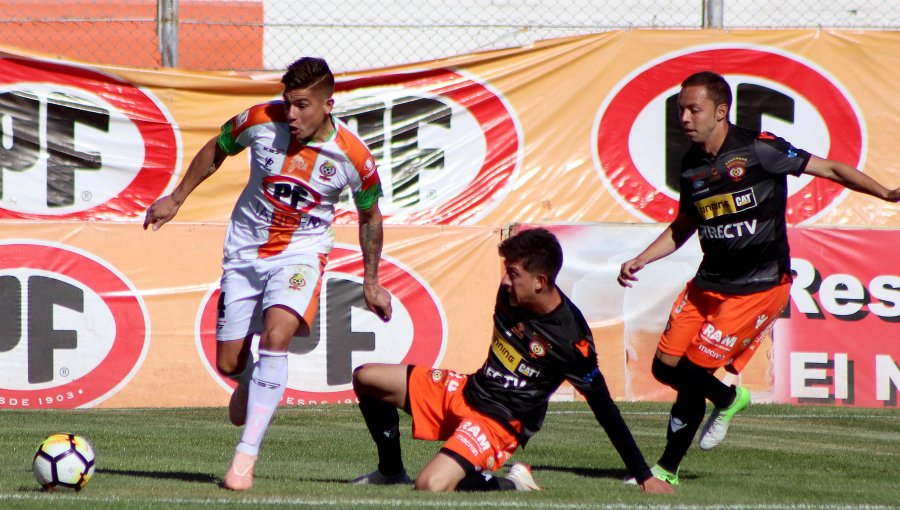 Cobresal derrotó a Cobreloa y quedó con la primera opción de ascender