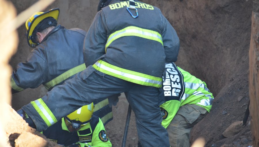 Olmué: Trabajador cae a pozo a seis metros de profundidad