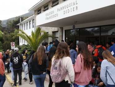 Alumnos de las comunas de Quintero y Puchuncaví rinden la PSU en Zapallar