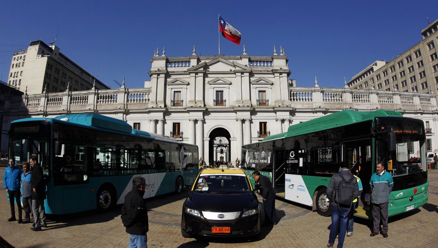 Llegaron los primeros 100 buses chinos eléctrico y otros 100 vienen en camino