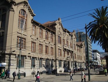 Universidad Católica de Valparaíso suspendió sus clases por amenazas de un ataque armado en la casa de estudios