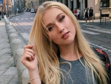 El look "noventero" de Vesta Lugg y su regreso a las redes sociales