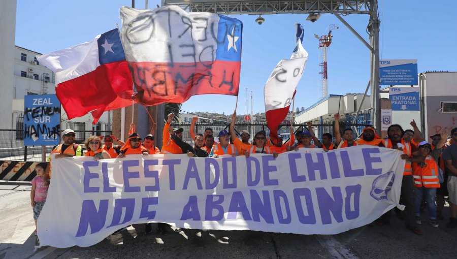 Senadores de Región de Valparaíso en forma transversal llaman a urgente dialogo por bloqueo en el Puerto