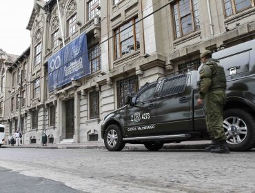 Universidad Católica de Valparaíso es custodiada por el Gope tras amenaza de tiroteo masivo