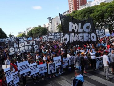 Miles de manifestantes marchan en Argentina en contra del G-20