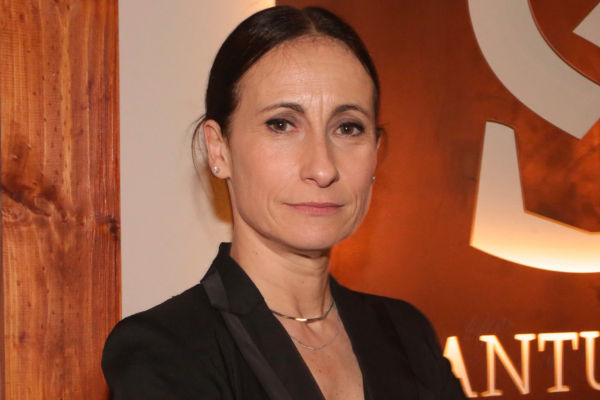 Amparo Noguera, tras 24 años de contrato, es desvinculada de TVN