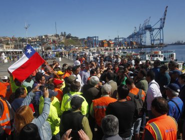 Valparaíso: Portuarios en paro llegan a acuerdo con TCVAL y esperan propuesta de TPS