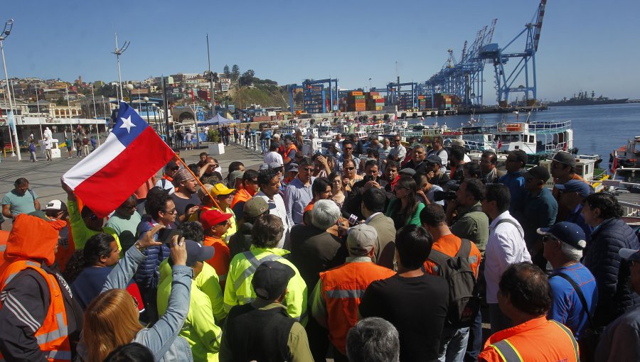 Valparaíso: Portuarios en paro llegan a acuerdo con TCVAL y esperan propuesta de TPS