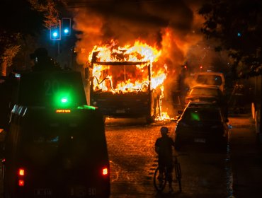 Seis buses del Transantiago quemados desde que comenzó la crisis por Catrillanca