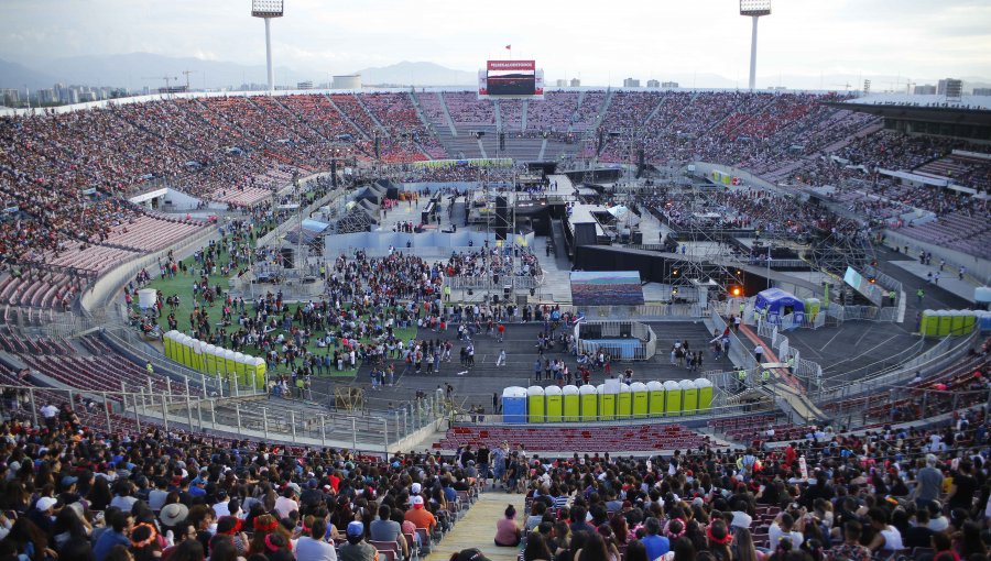 Público llega al Estadio Nacional y monto llega a más de $13 mil 495 millones