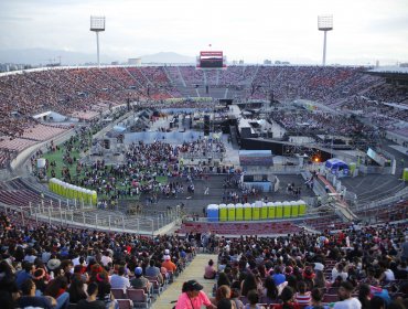 Público llega al Estadio Nacional y monto llega a más de $13 mil 495 millones