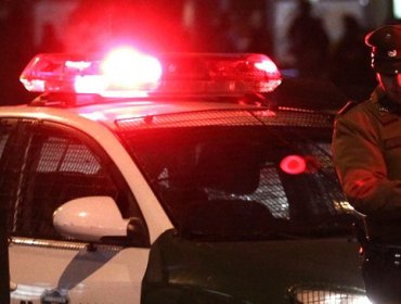 Hombre falleció luego de recibir seis disparos al interior de su departamento en Santiago