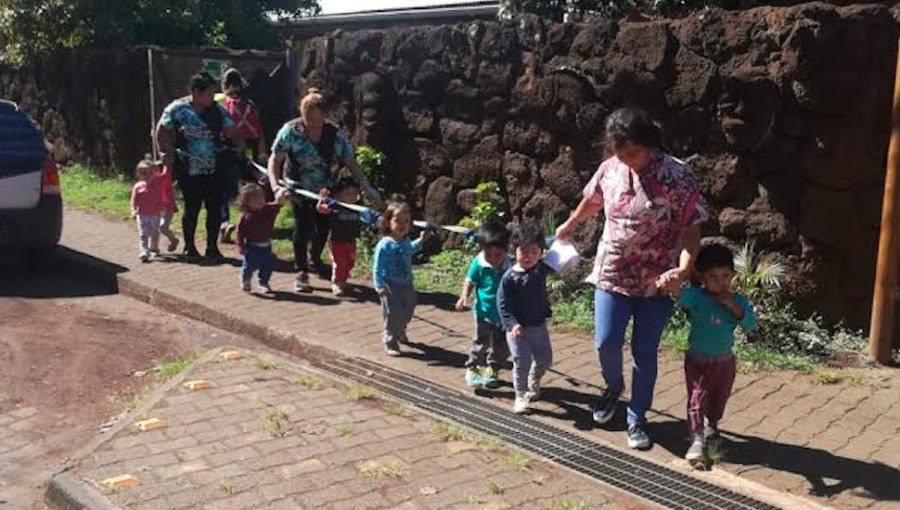 Párvulos de Rapa Nui participaron en simulacro de incendio y tsunami