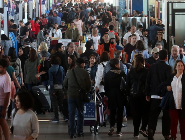 Las medidas de contingencia que anunció el Aeropuerto de Santiago para enfrentar temporada estival