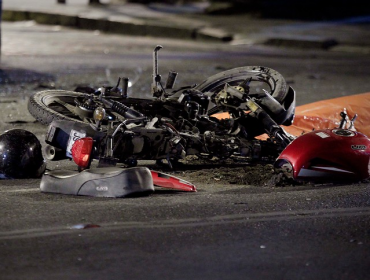 Motociclista muere en accidente con bus del Transantiago en Las Condes