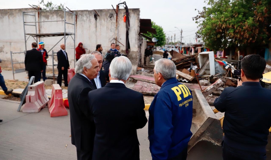 Piñera y demolición de muros en La Legua: "Terminará con la segregación"