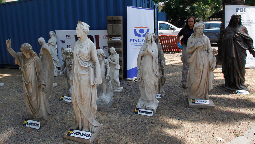Senador Chahuán propone proteger estatuas y obras con chips
