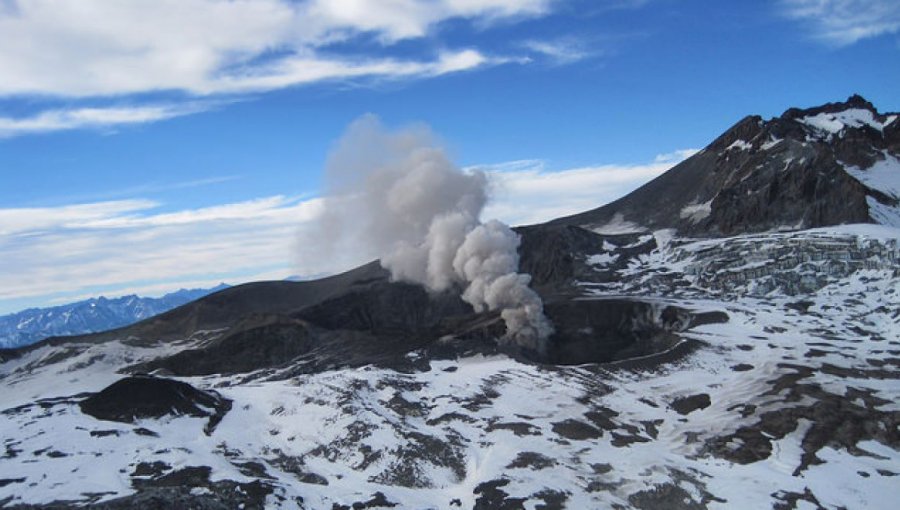 Complejo volcánico Planchón Peteroa registró nuevo pulso eruptivo