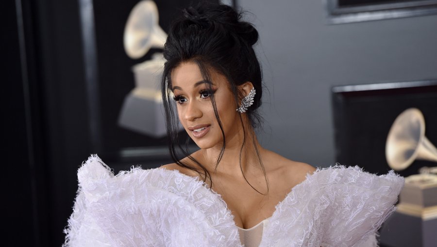 Por primera vez la rapera Cardi B muestra el rostro de su pequeña hija junto a Offset