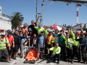 Paro de trabajadores portuarios en Valparaíso suma apoyos en otras regiones