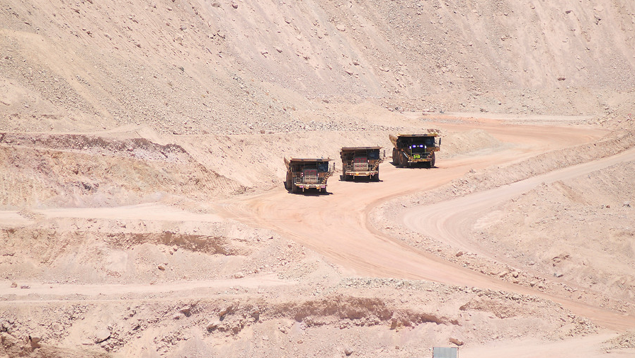 El cobre sigue operando de forma inestable: cerró a la baja