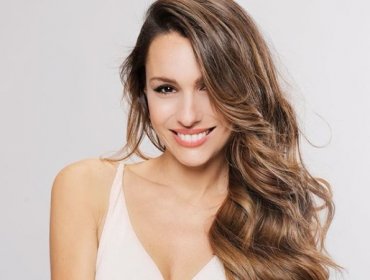 Pampita conquista en redes sociales con infartante look de cuero negro