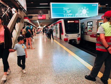 Nuevas "estaciones digitales" de Metro de Santiago informarán estado del servicio