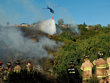 Onemi mantiene alerta roja para la comuna de Melipilla por incendio forestal