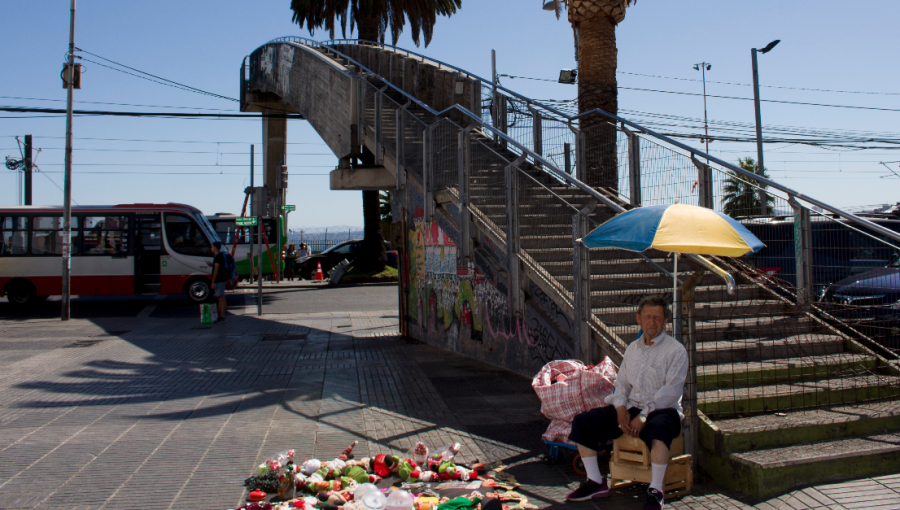 Por incivilidades: Este domingo retirarán pasarela Bellavista de Valparaíso