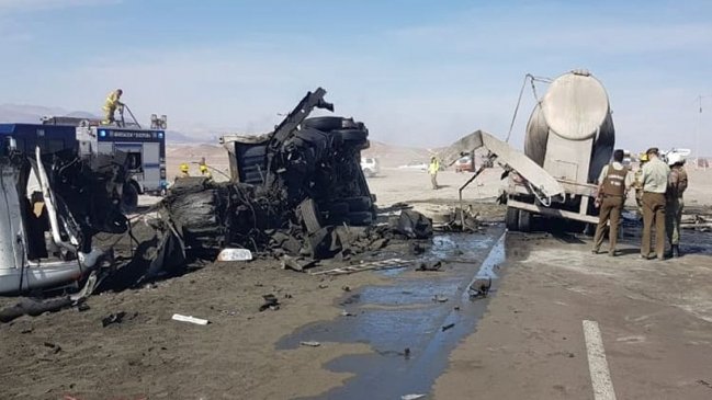 Choque frontal de camiones en ruta entre Calama y Sierra Gorda dejó dos fallecidos