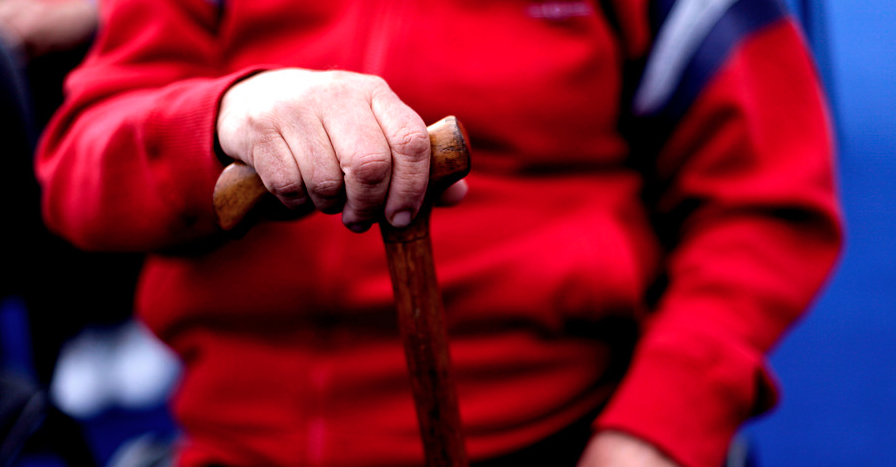 Joven ariqueña amenazó a su abuela con quemarle su casa: fue formalizada y juró venganza