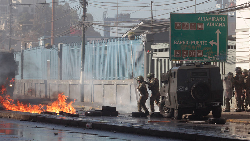 Trabajadores portuarios protagonizaron nueva manifestación en Av. Errázuriz de Valparaíso