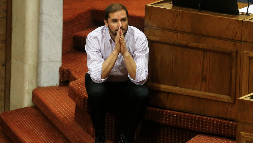 Diputado Bellolio lamentó que la UDI cambiara como referente a Jaime Guzmán por Bolsonaro