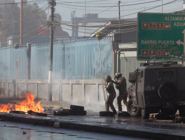 Trabajadores portuarios protagonizaron nueva manifestación en Av. Errázuriz de Valparaíso