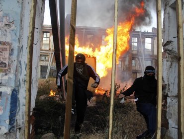 Conflicto portuario: Carabineros desaloja a sindicato de trabajadores en Valparaíso