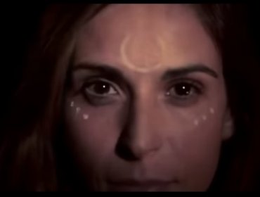 Jean Philippe Cretton lanza su primer video musical y es su pareja quien se roba todas las miradas