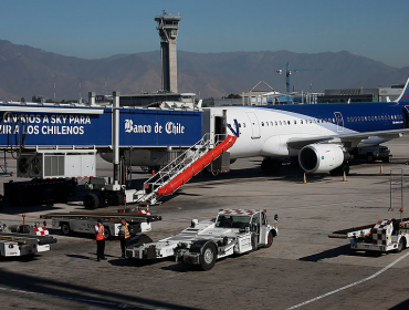 Aeropuerto de Santiago reduce sus tiempos de espera en un 40%