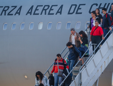 55 chilenos y ocho argentinos volvieron al país desde Venezuela