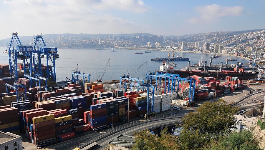 TPS y tema portuario en Valparaíso: "No corresponde hablar de conflicto laboral"