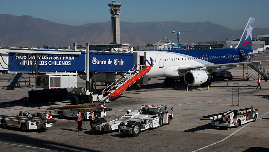 Aeropuerto de Santiago reduce sus tiempos de espera en un 40%