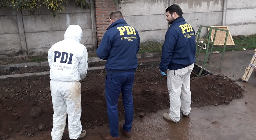 Dueño de parcela encontró un cráneo y otras osamentas humanas en Pudahuel