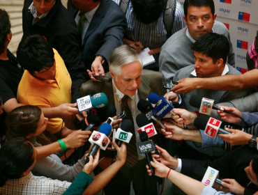 Senado estudia fijar jornada laboral de periodistas en 45 horas a la semana