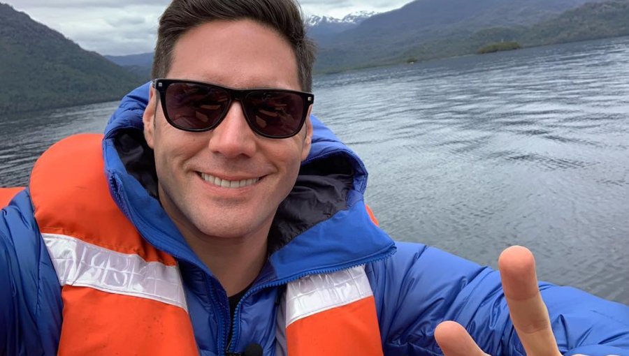 Francisco Saavedra tildó de "imbécil" a José Antonio Kast en duro conflicto por redes sociales