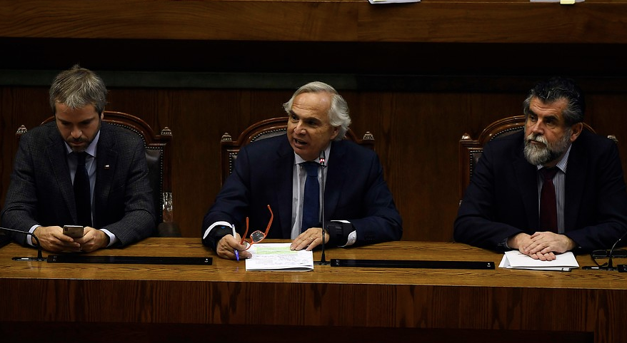 Cámaras del Congreso revisaron decreto presidencial por retiro de Hermes Soto